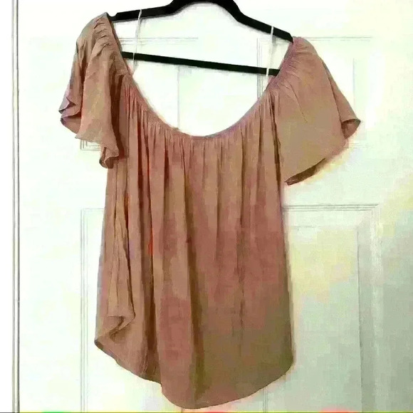 Madison & Berkley Off the shoulder Top - Picture 3 of 3